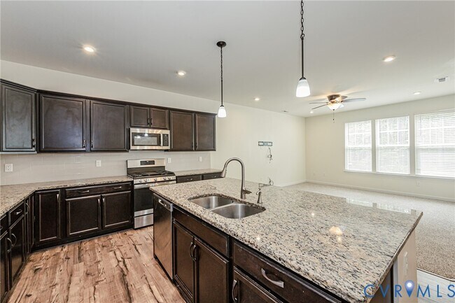 Building Photo - 18353 Palisades Ct