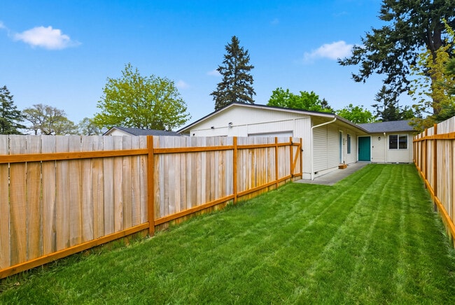Building Photo - 10423 12th Ave Ct S