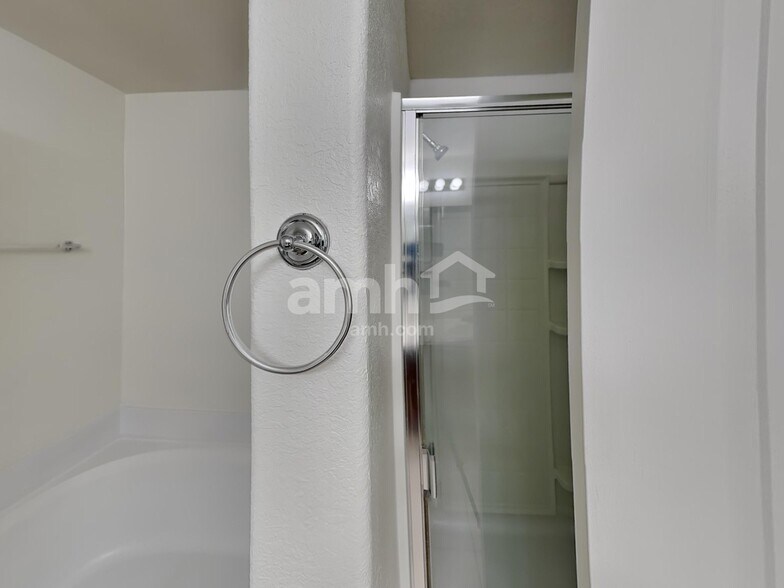 Building Photo - 1143 Desert Willow Ln