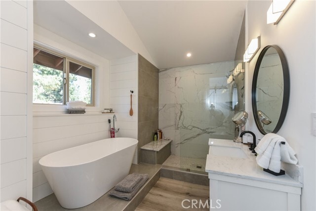 Building Photo - 578 Creekside Ln