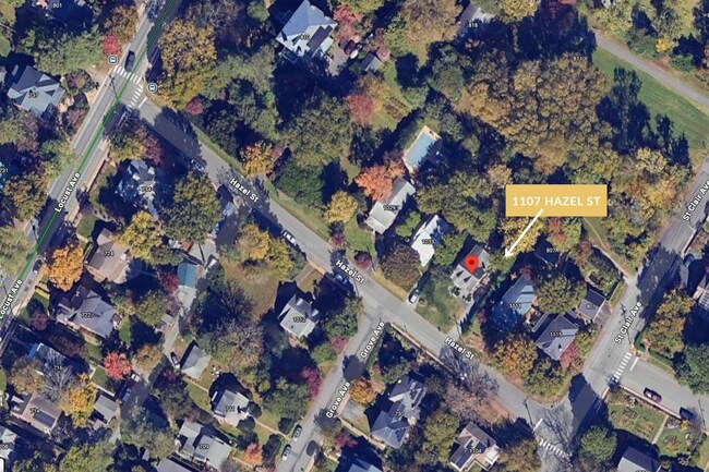 Building Photo - Charming & Pet-Friendly Downtown Gem