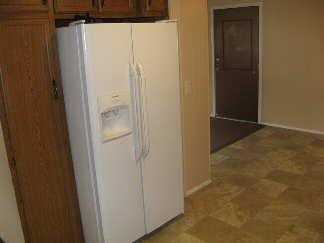 Building Photo - 5743 Sullivan Trail