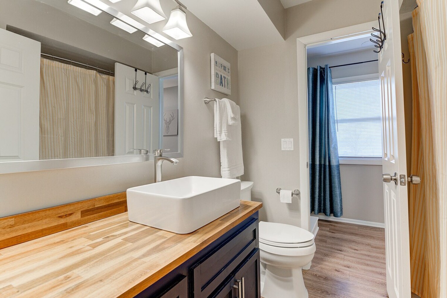 Building Photo - 2421 Saratoga Rd