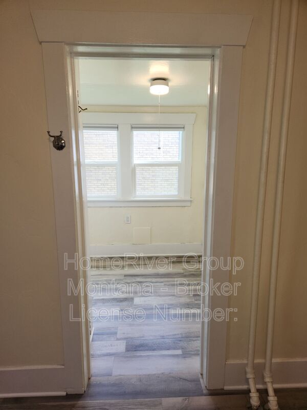 Building Photo - 334 W Alder St