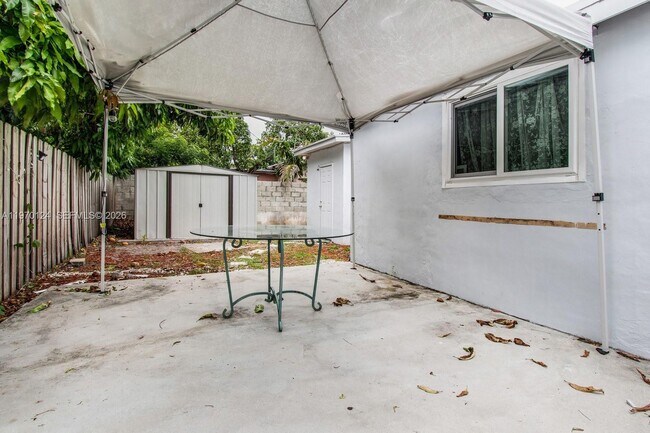 Building Photo - 335 NW 109th St