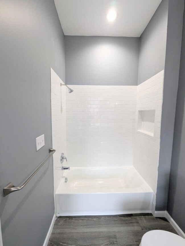 Building Photo - 3438 Oregon Ave