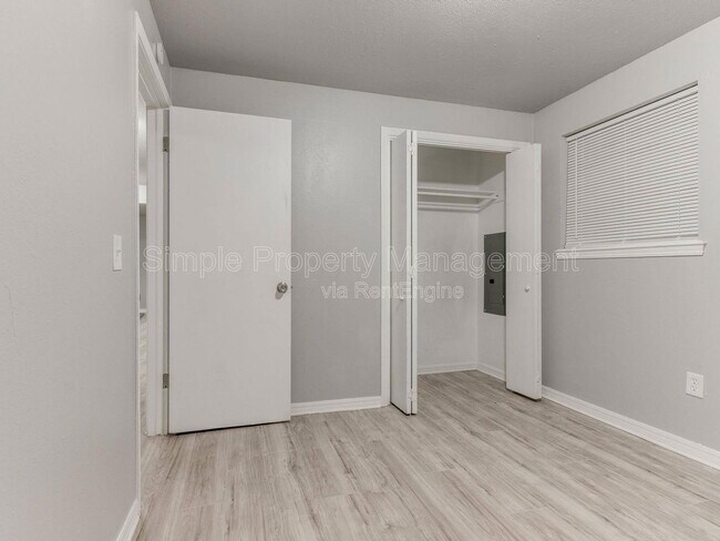 Building Photo - 1409 SW 81st St