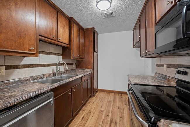 Building Photo - 23419 Prairie Bird Dr