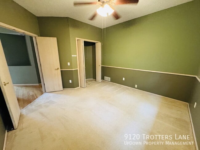 Building Photo - 9120 Trotters Ln