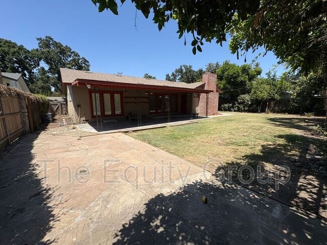 Building Photo - 1505 W Laurel Ave