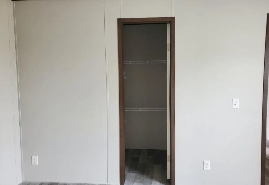 Building Photo - 6584 S Hampshire Dr