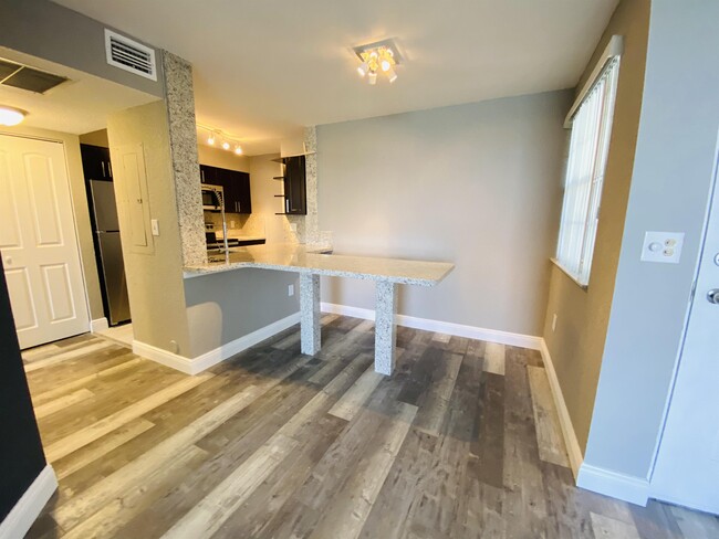 Building Photo - 2890 N Oakland Forest Dr