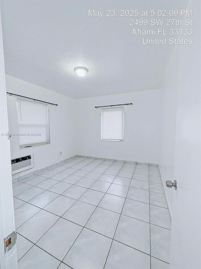 Building Photo - 2499 SW 27th St