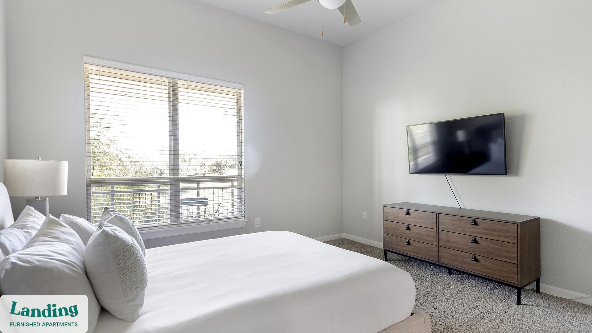 Building Photo - 4300 Cromwell Dr