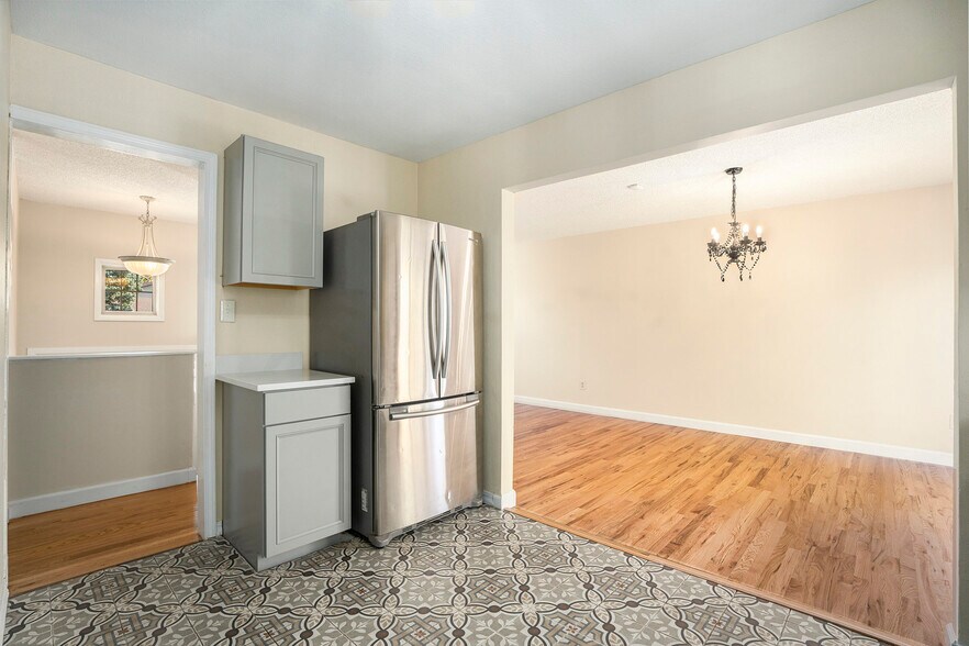 Building Photo - 7030 Metropolitan St