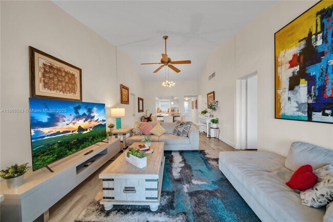 Building Photo - 4613 SE 5th Ave