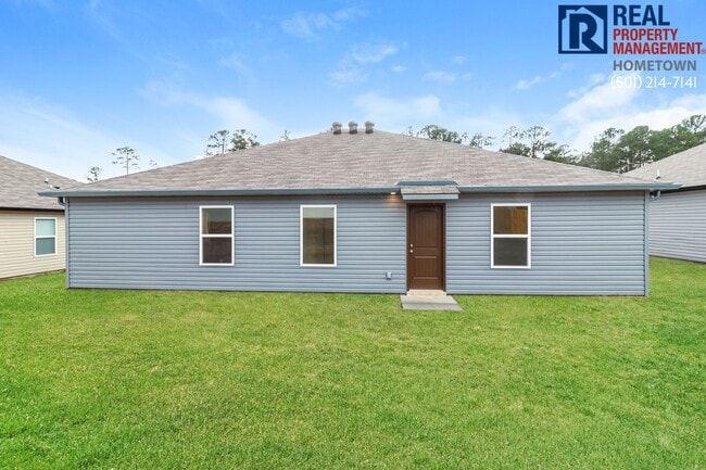 Building Photo - 1495 Meadows Dr