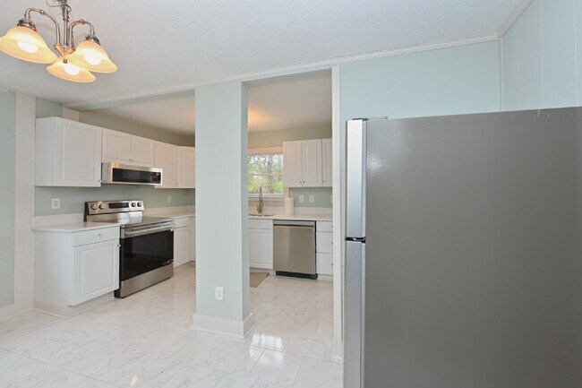 Building Photo - Renovated East Nashville Home | 3BR + Washer/Dryer + Off-Street Parking