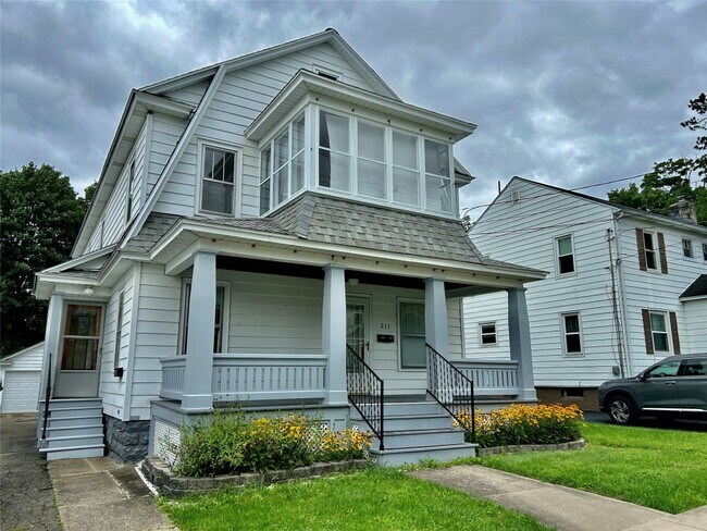 Building Photo - 211 Dudley Ave