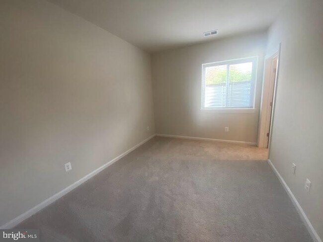 Building Photo - 506 Nursery Ln