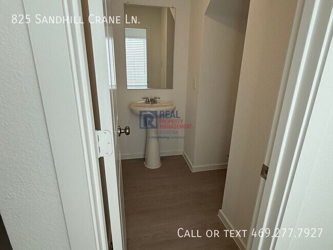 Building Photo - 825 Sandhill Crane Ln