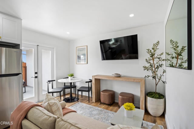 Building Photo - 894 Saratoga St