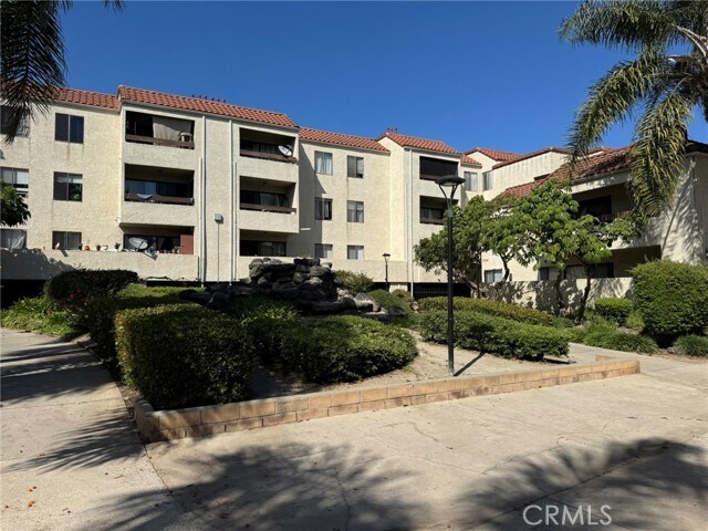 Building Photo - 700 W 3rd St