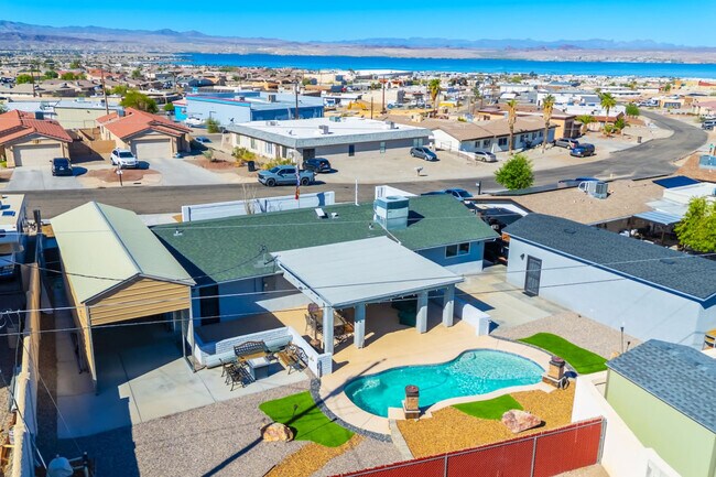 Building Photo - 2261 Sahara Dr