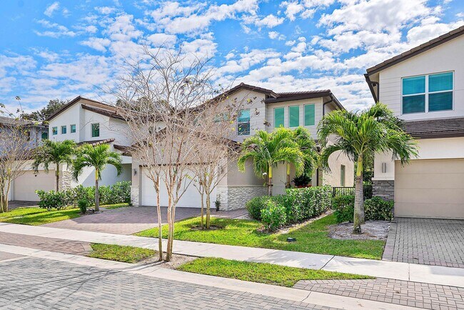 Building Photo - 4310 Buttonwood Dr