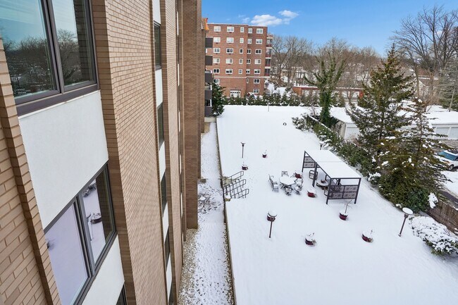 Building Photo - 1 Euclid Ave