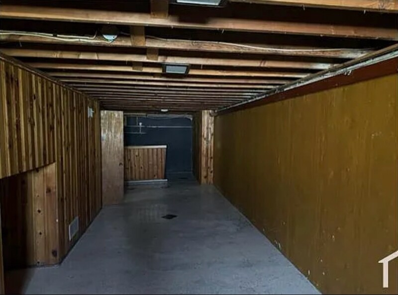 Building Photo - 9924 Gloucester Dr