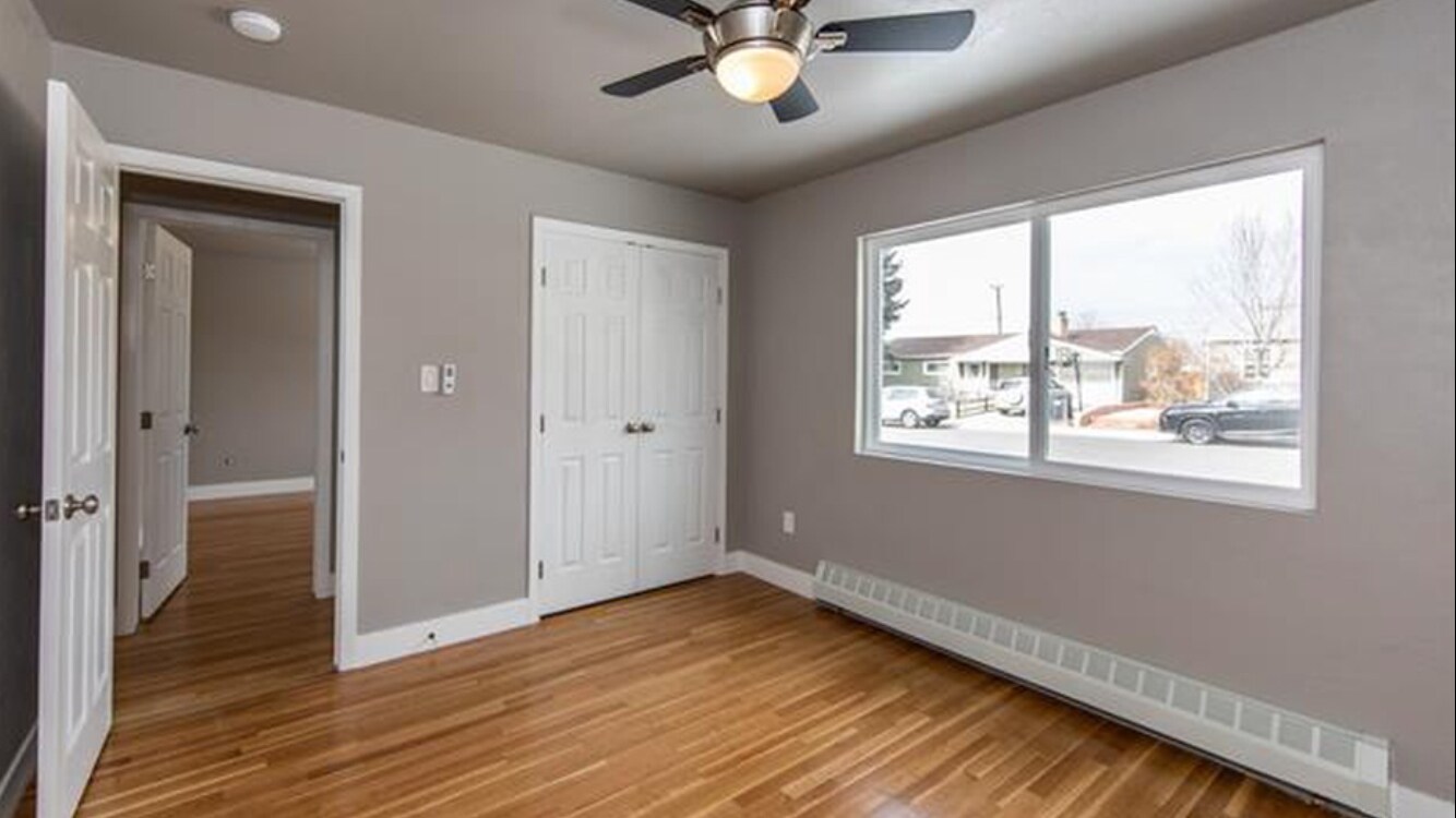 Building Photo - 203 Elmwood Dr
