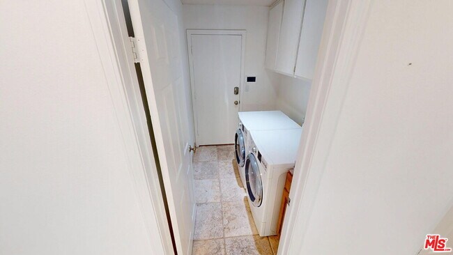 Building Photo - 19219 Dunure Pl