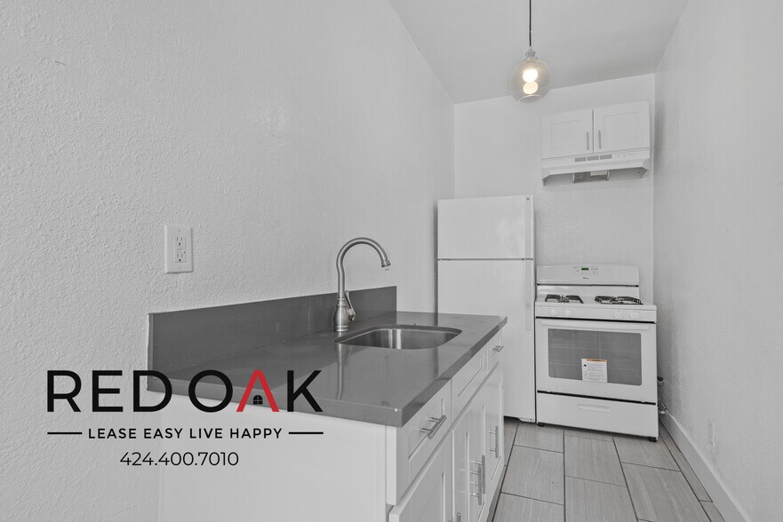 Building Photo - 5407 Sierra Vista Ave