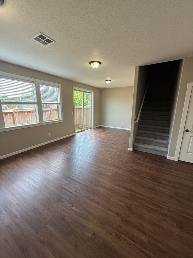 Building Photo - Woodridge - 2617A &amp; B