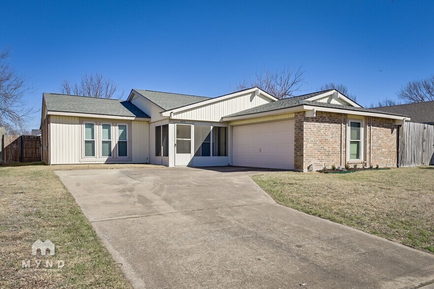 Primary Photo - 4559 Sugar Bush Ct
