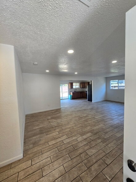 Building Photo - 2150 S Eunice Ave