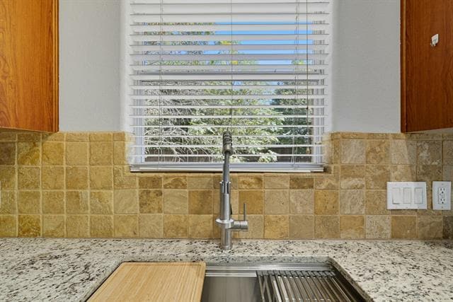 Building Photo - 1106 Serenada Dr