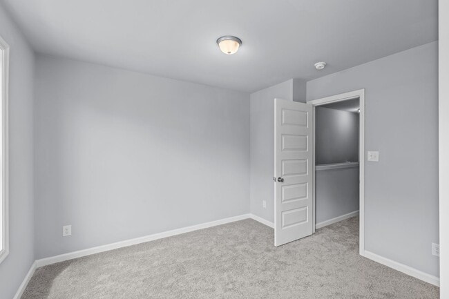 Building Photo - 132 Buckhorn Ave