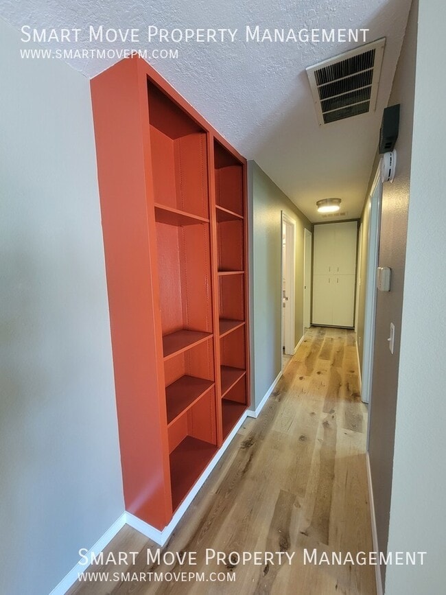 Building Photo - 9990 Skycrest-