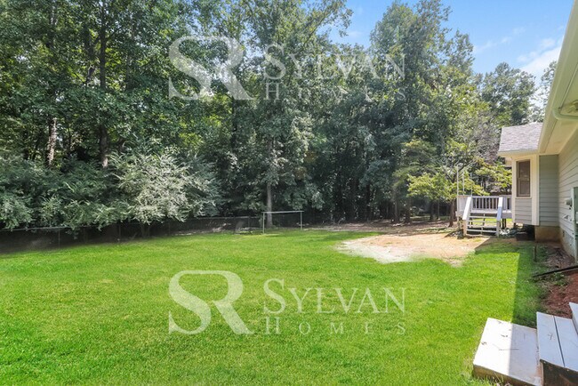 Building Photo - At Last, This Is What You Have Been Searching For!