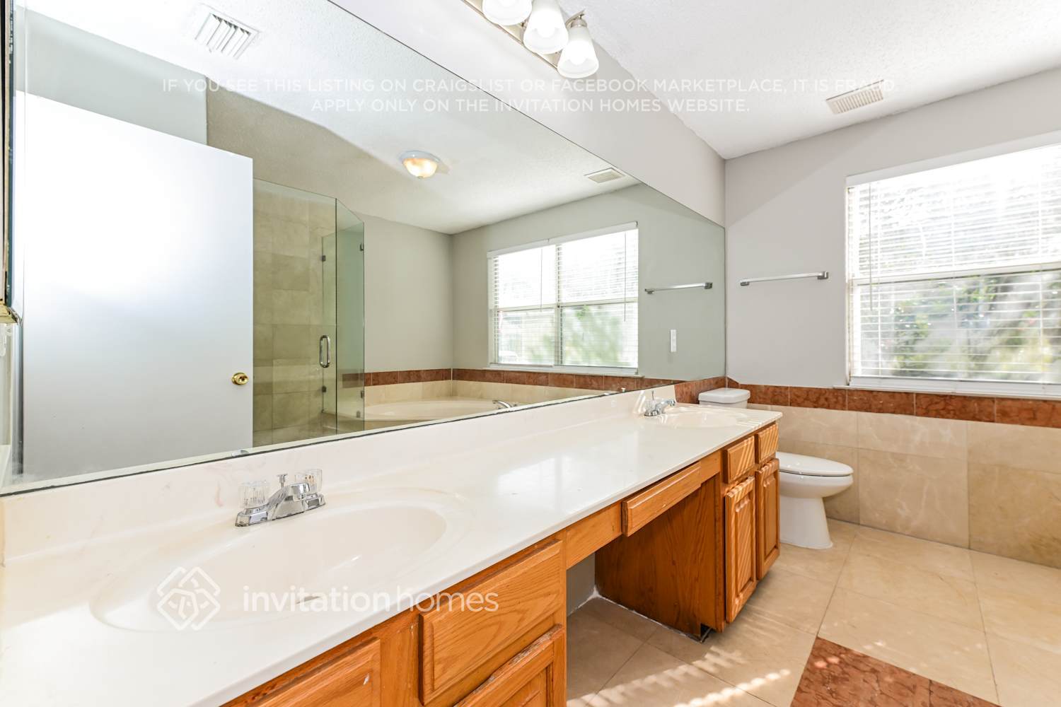 Building Photo - 2139 Lady Di Ln