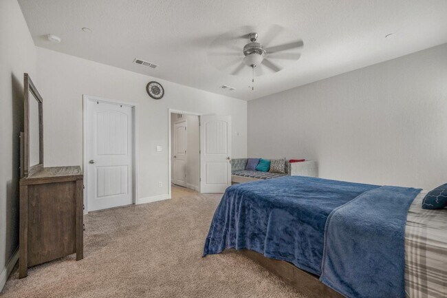 Building Photo - Newly Built Lennar Home in Northwest Fresno