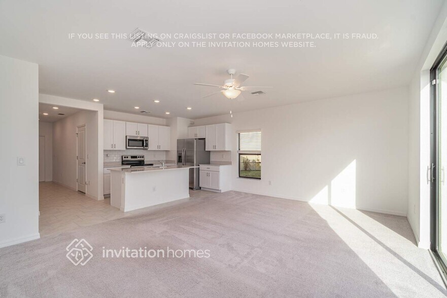 Building Photo - 2041 E Landings Wy