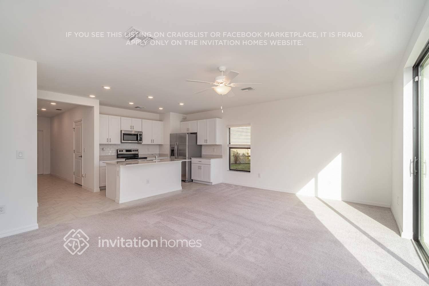 Building Photo - 2011 E Landings Wy