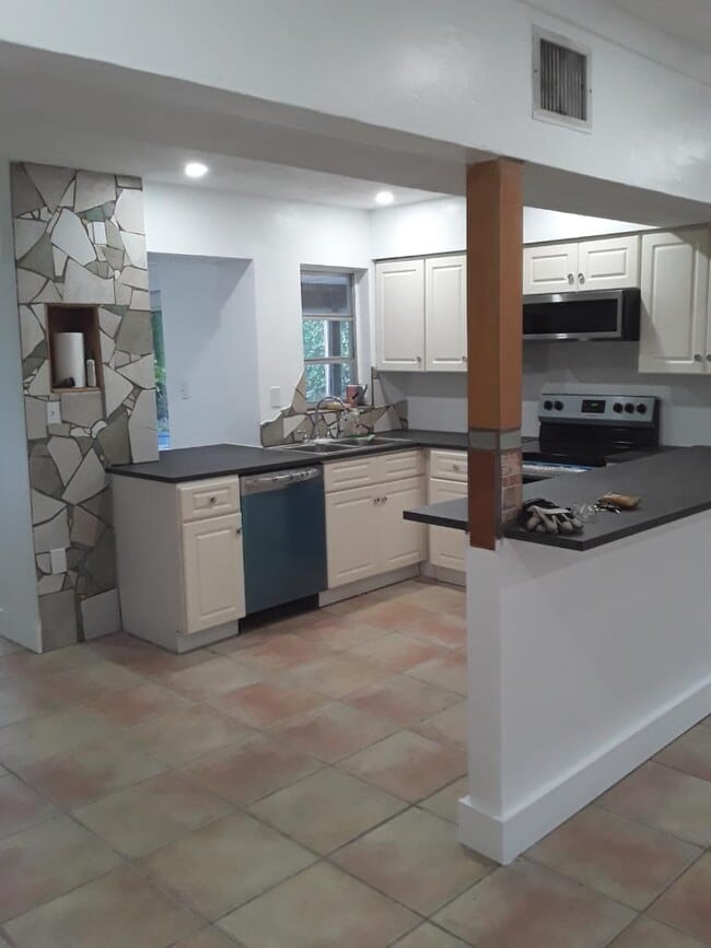 Building Photo - 451 NE 134th St