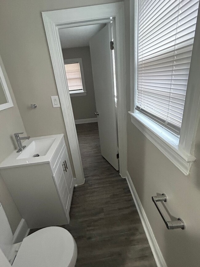 Building Photo - Four Bedroom Two Bath House for Rent $1100...