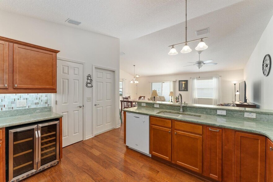 Building Photo - 1382 Viola Ct