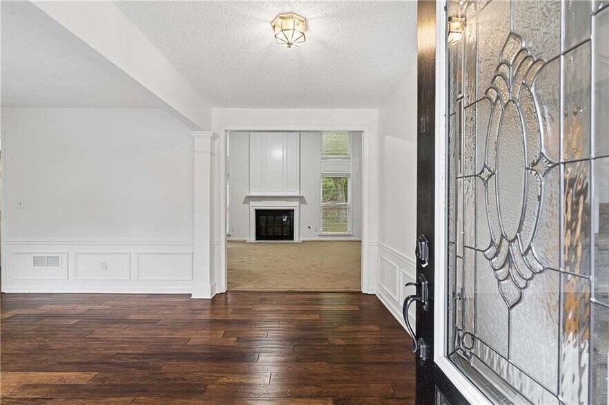 Building Photo - 6285 Barwick Ln
