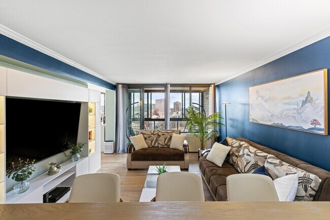 Building Photo - 9060 Palisade Ave